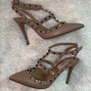 Valentino Rockstud Pump
